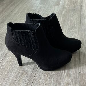 Elegant Black Ankle Boots